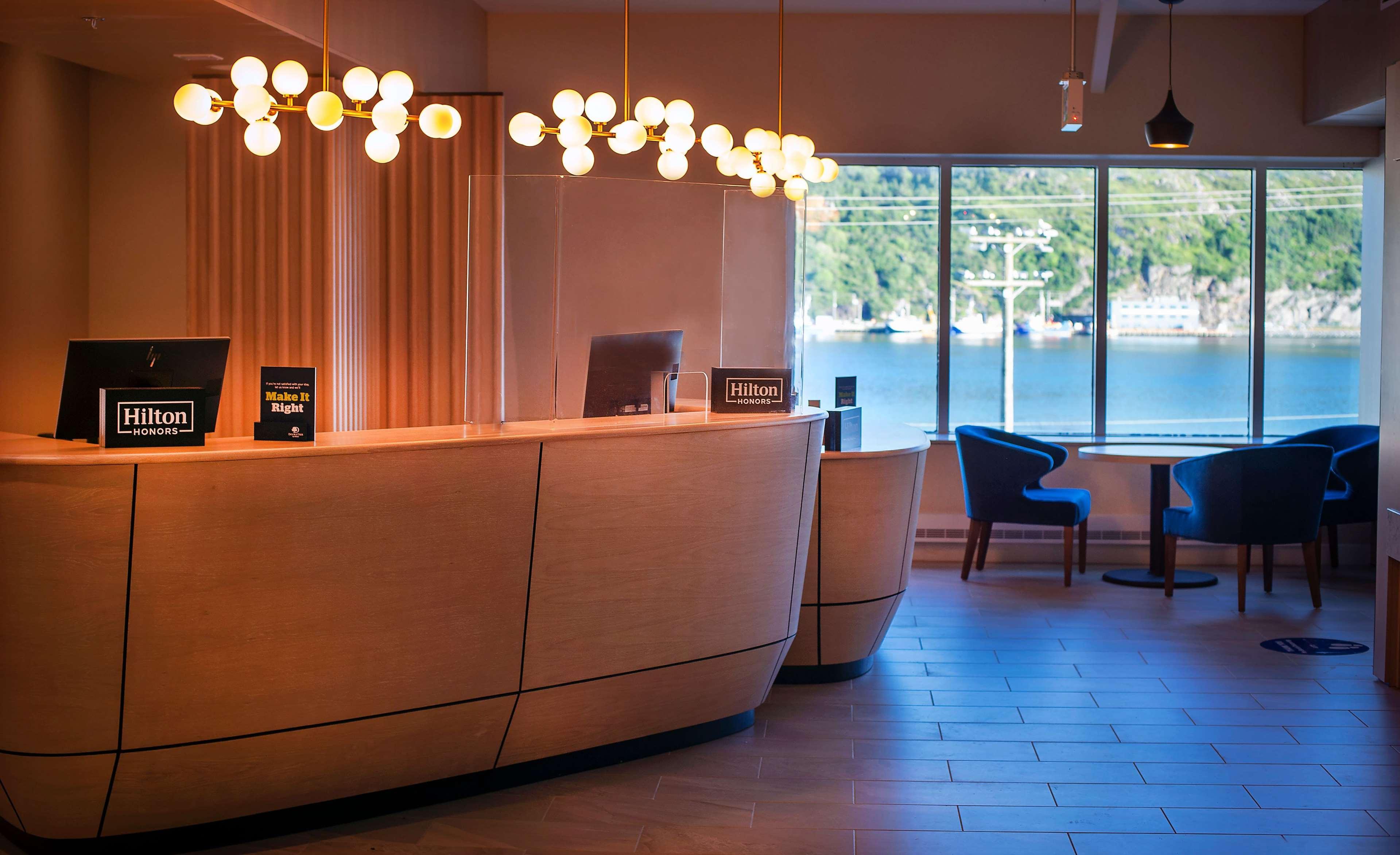 Hotel Doubletree By Hilton St. John'S Harbourview Extérieur photo