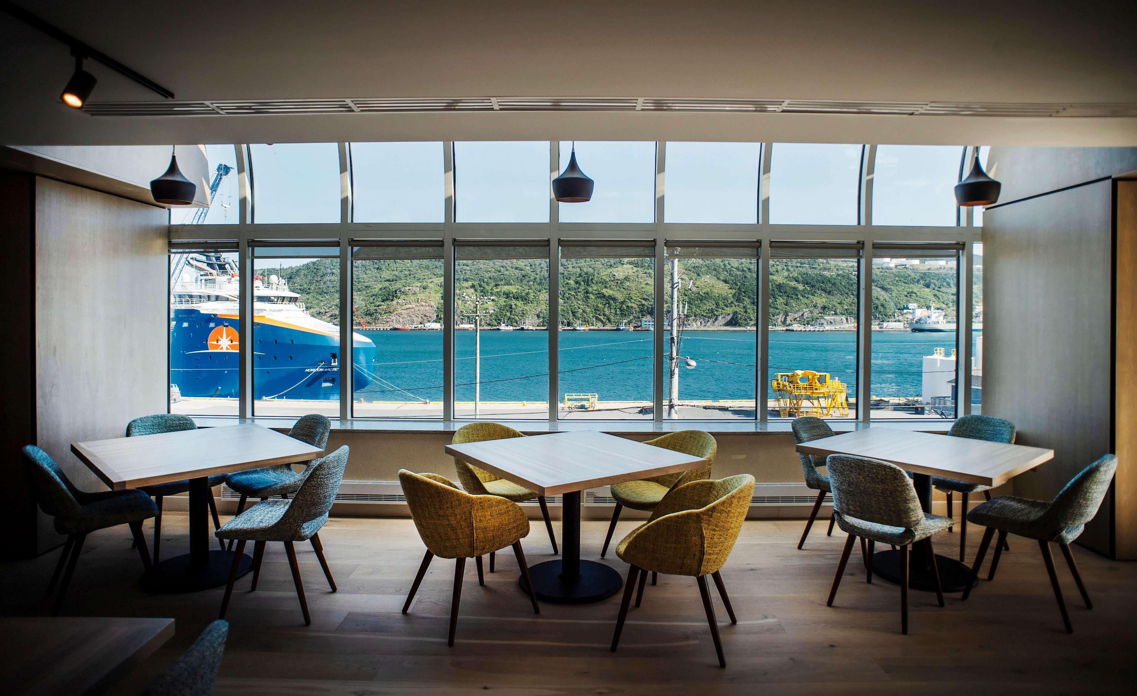 Hotel Doubletree By Hilton St. John'S Harbourview Extérieur photo