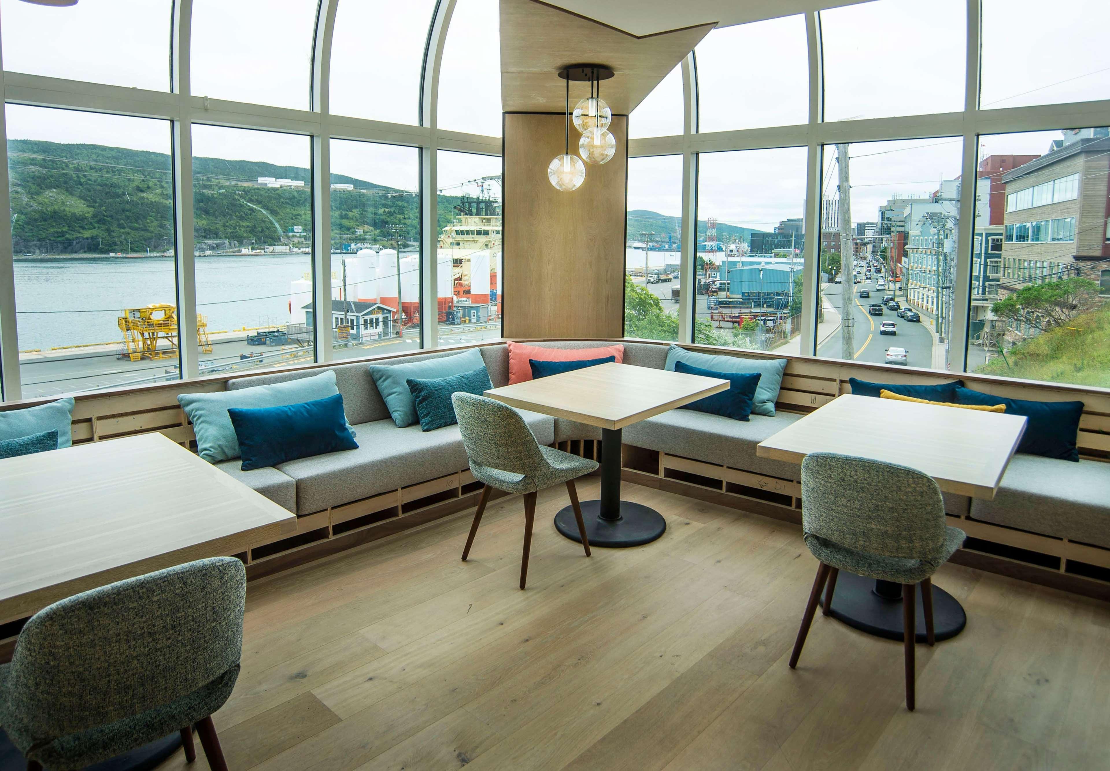 Hotel Doubletree By Hilton St. John'S Harbourview Extérieur photo