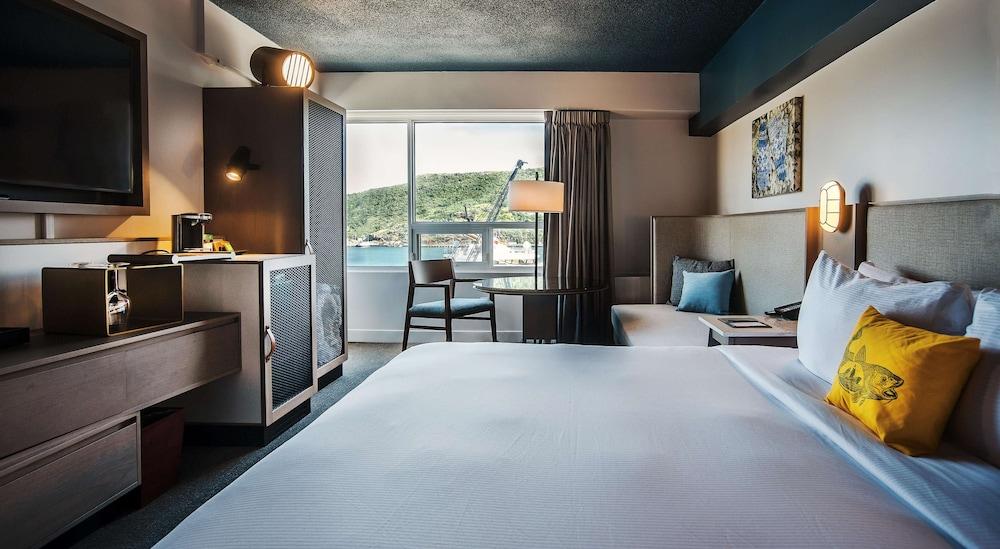 Hotel Doubletree By Hilton St. John'S Harbourview Extérieur photo