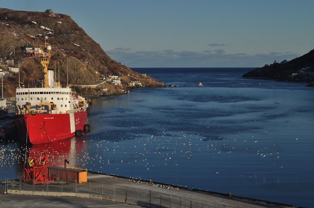 Hotel Doubletree By Hilton St. John'S Harbourview Extérieur photo