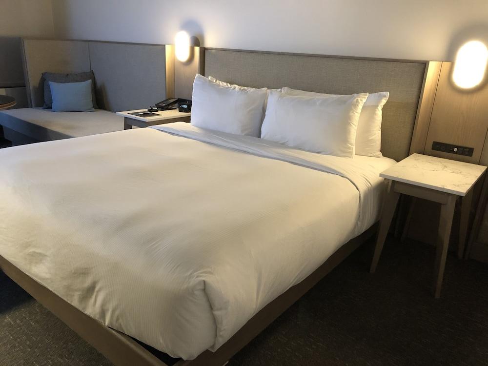 Hotel Doubletree By Hilton St. John'S Harbourview Extérieur photo