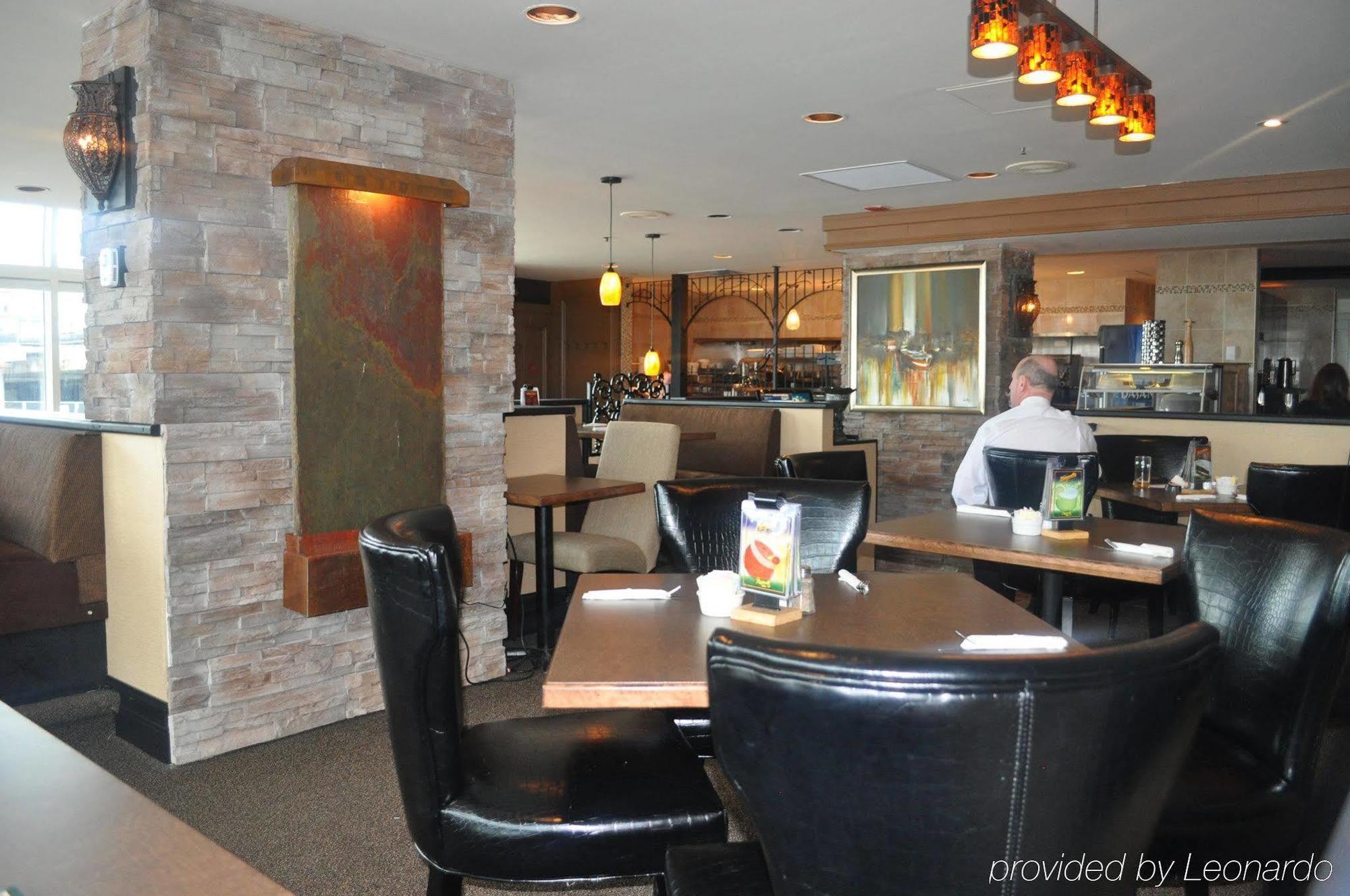 Hotel Doubletree By Hilton St. John'S Harbourview Restaurant photo